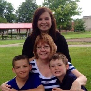 Meet your Posher, Lola